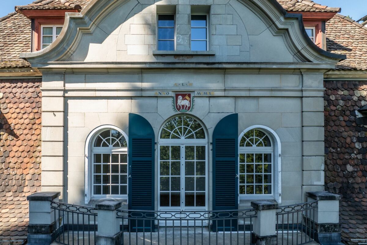 Detail des Balkons im zweiten Obergeschoss